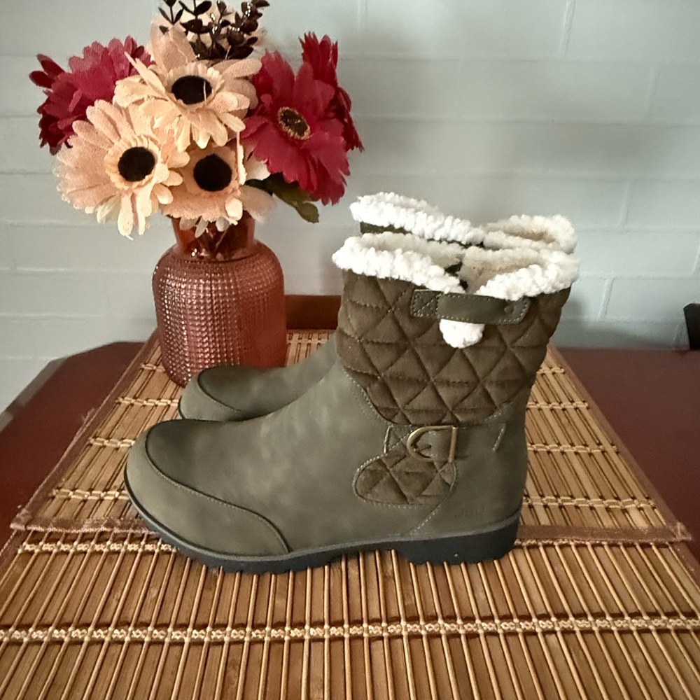 JBU Olive Quilted Winter Boots